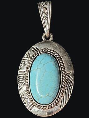 Vintage-Style Faux Turquoise Silver-Tone Ornate Oval Pendant